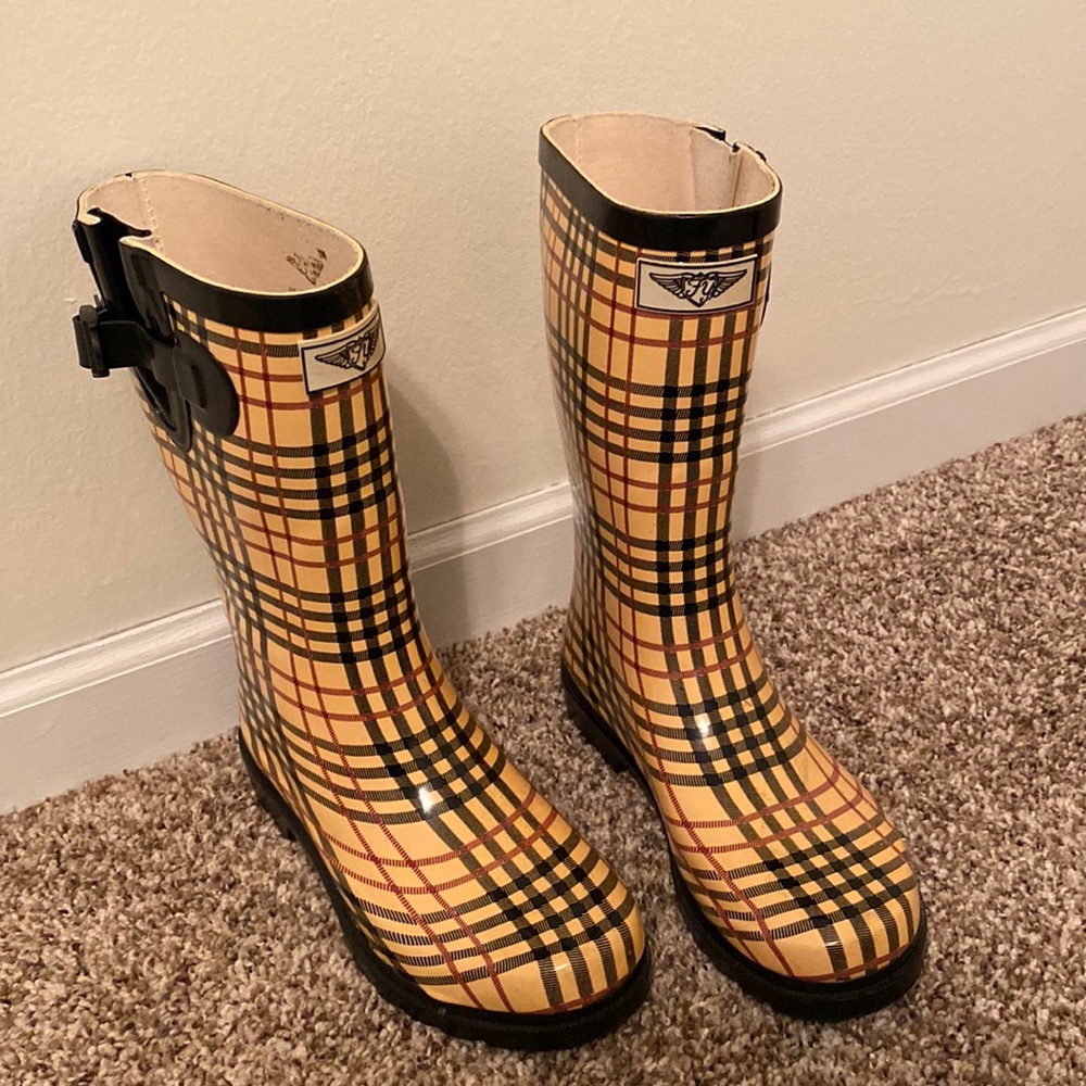 Cute Rain Boots!